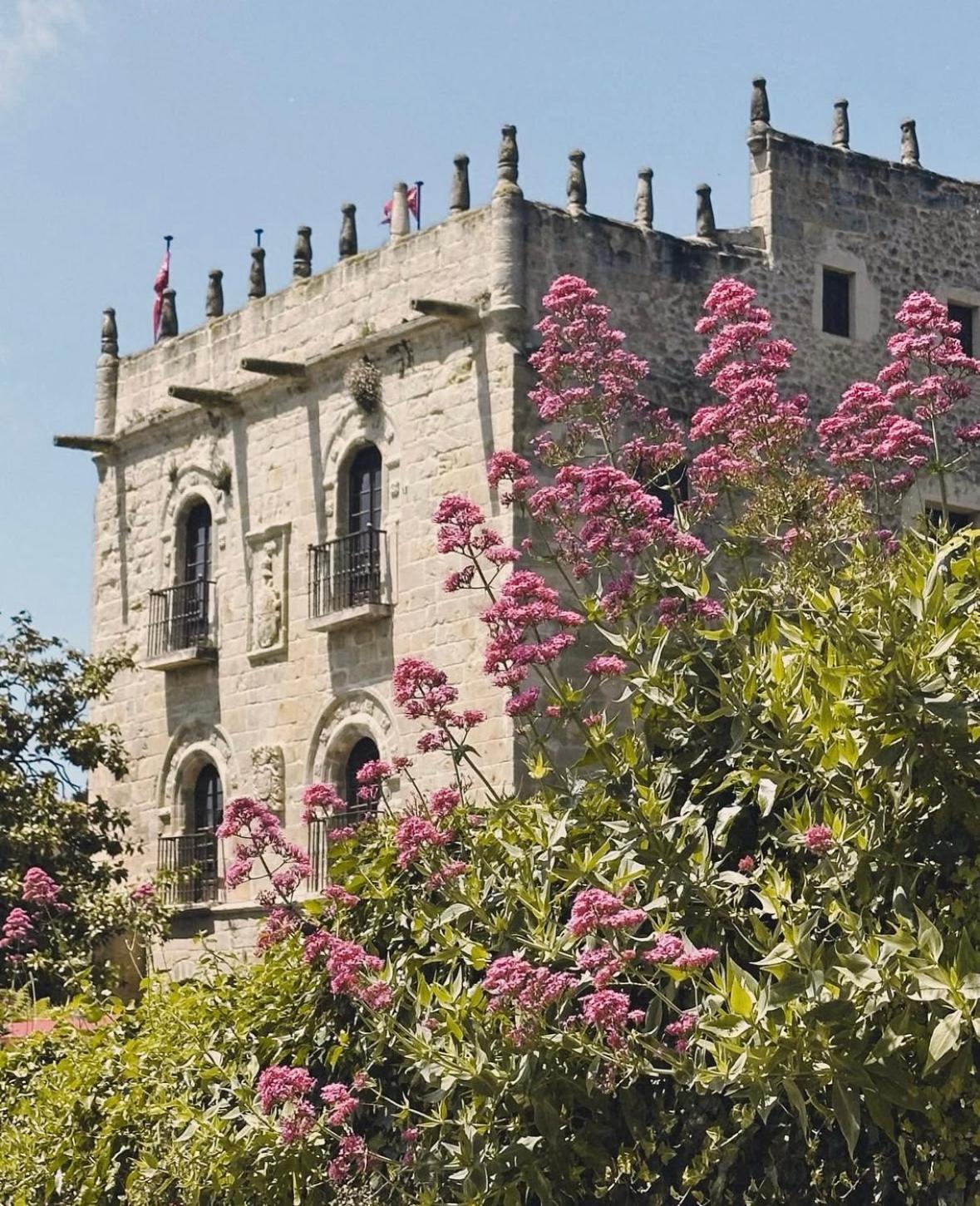 Mayorazgo De Altamira Marias Santillana del Mar Exterior photo